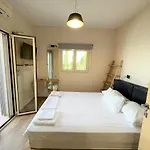 Villa Private, Pool, Sunsets, Beaches, Amenities - Eleni