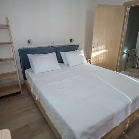 Private, Pool, Sunsets, Beaches, Amenities - Eleni *